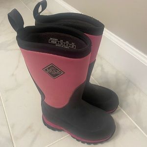 Toddler muck boots.